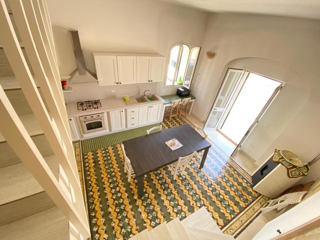 Casa Vacanze Illiria A Roca Vecchia Vicinissima Al Mare Екстер'єр фото