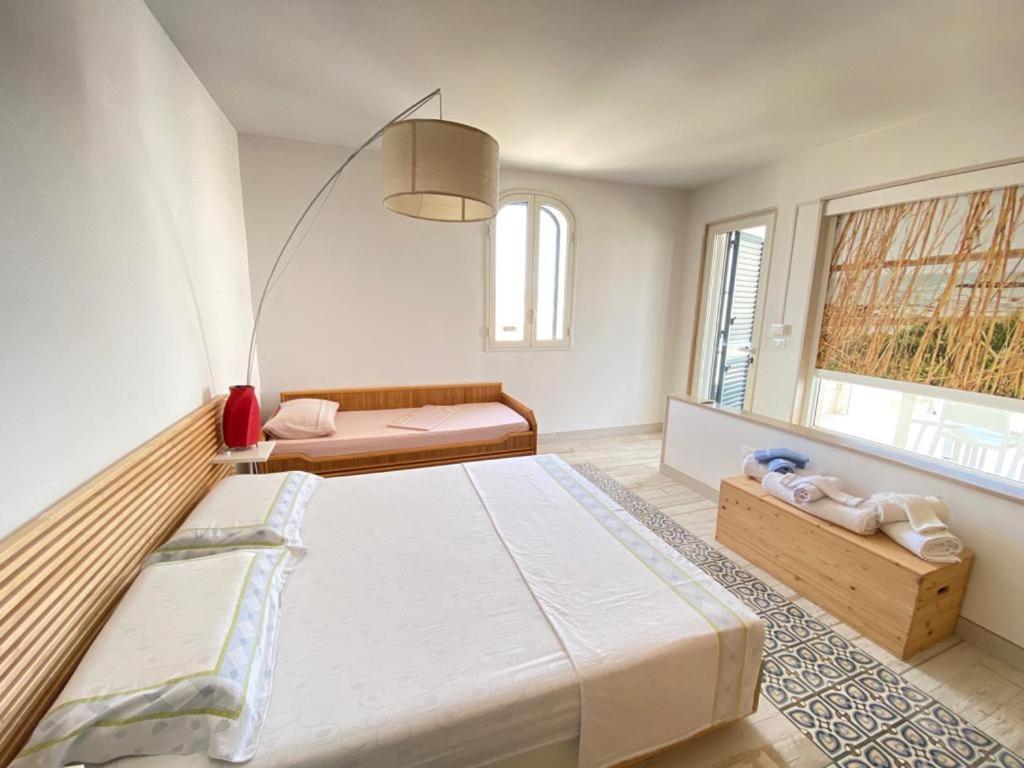 Casa Vacanze Illiria A Roca Vecchia Vicinissima Al Mare Екстер'єр фото