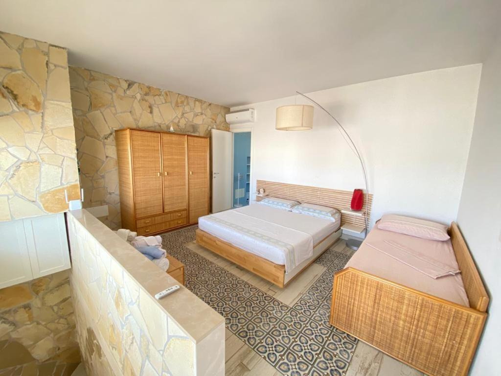 Casa Vacanze Illiria A Roca Vecchia Vicinissima Al Mare Екстер'єр фото